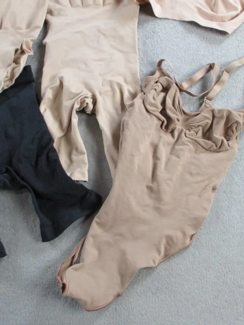 5 Pieces Skims Shapewear Lot Womens S/M Wholesale Resell Beige Black Clay NWOT - Picture 3 of 8